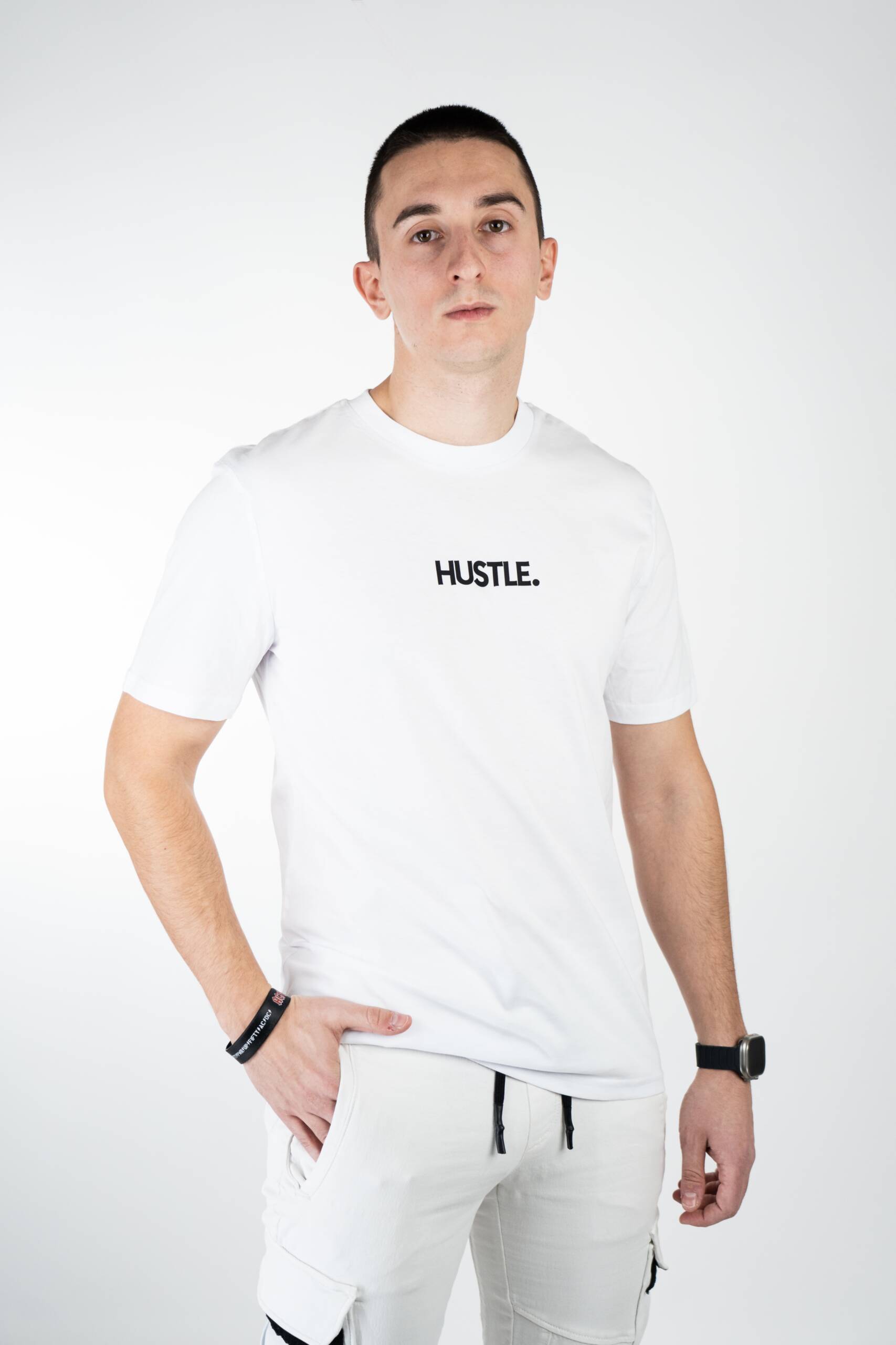 Hustle. Tee Medium Fit White